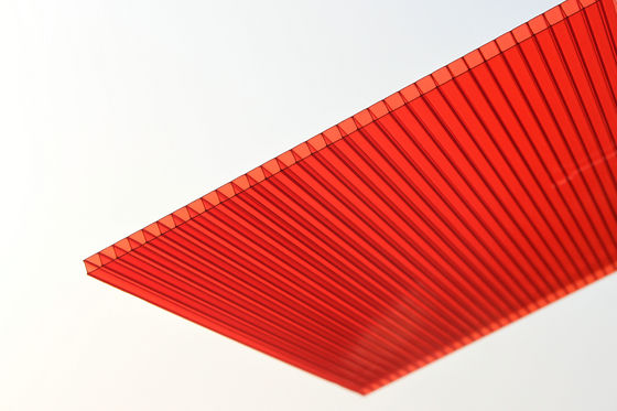 Atap Polycarbonate Transmisi Cahaya Tinggi Untuk Umur Panjang Rumah Kaca